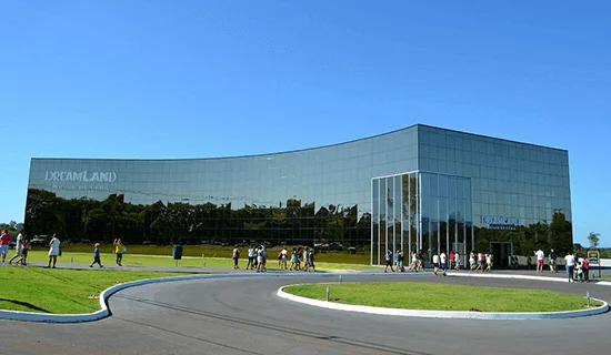RZERO_Dreamland_Museu_de_Cera_foz_do_iguaçu_edificios_de_multiplos_andares